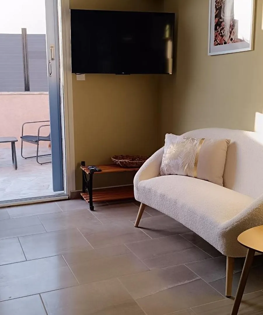 Holiday home Gite Pour Deux Avec Bassin Relaxant Sans Vis A Vis Graveson